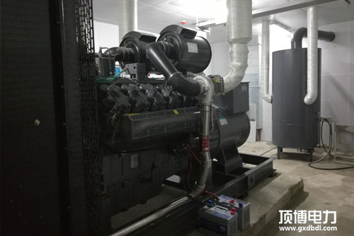 如何选购广西顶博发电机组制造的机油?五个判断标准帮你轻松做出选择!